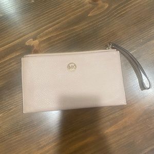 Micheal kors wristlet